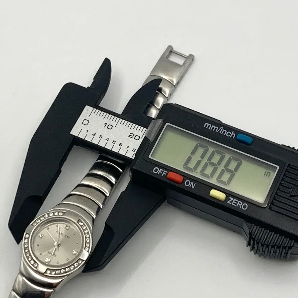 Mary Kay Silver Tone Watch Crystal Bezel 6.5" Wrist New Battery - Picture 12 of 15